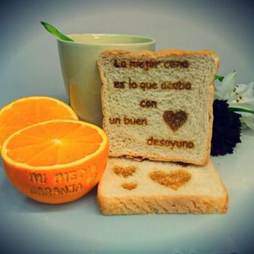 Naranja y pan de molde grabados con láser